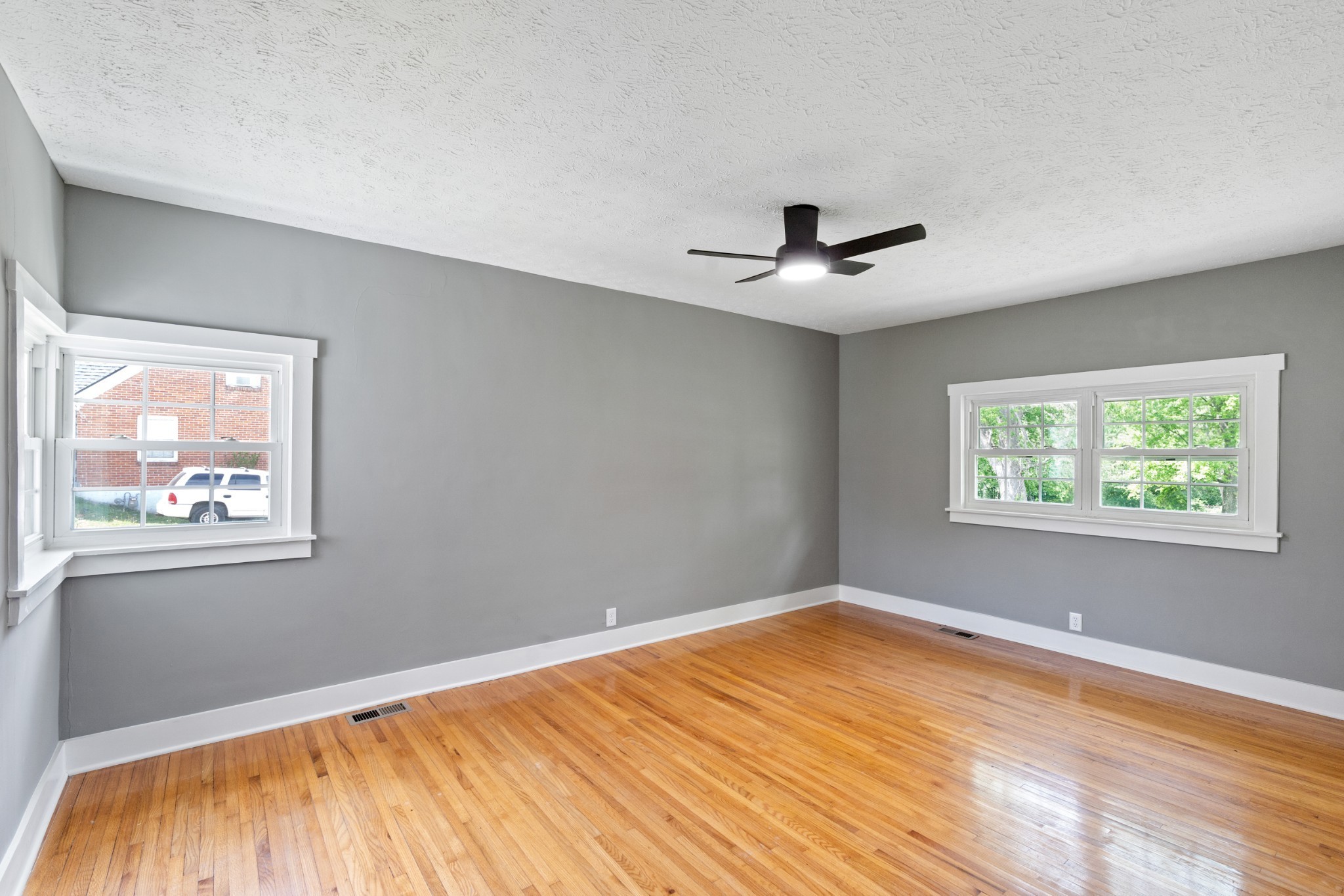 1503 5th Avenue West Springfield, TN 37172 - Photo 25 of 43 a view of an empty room with a window