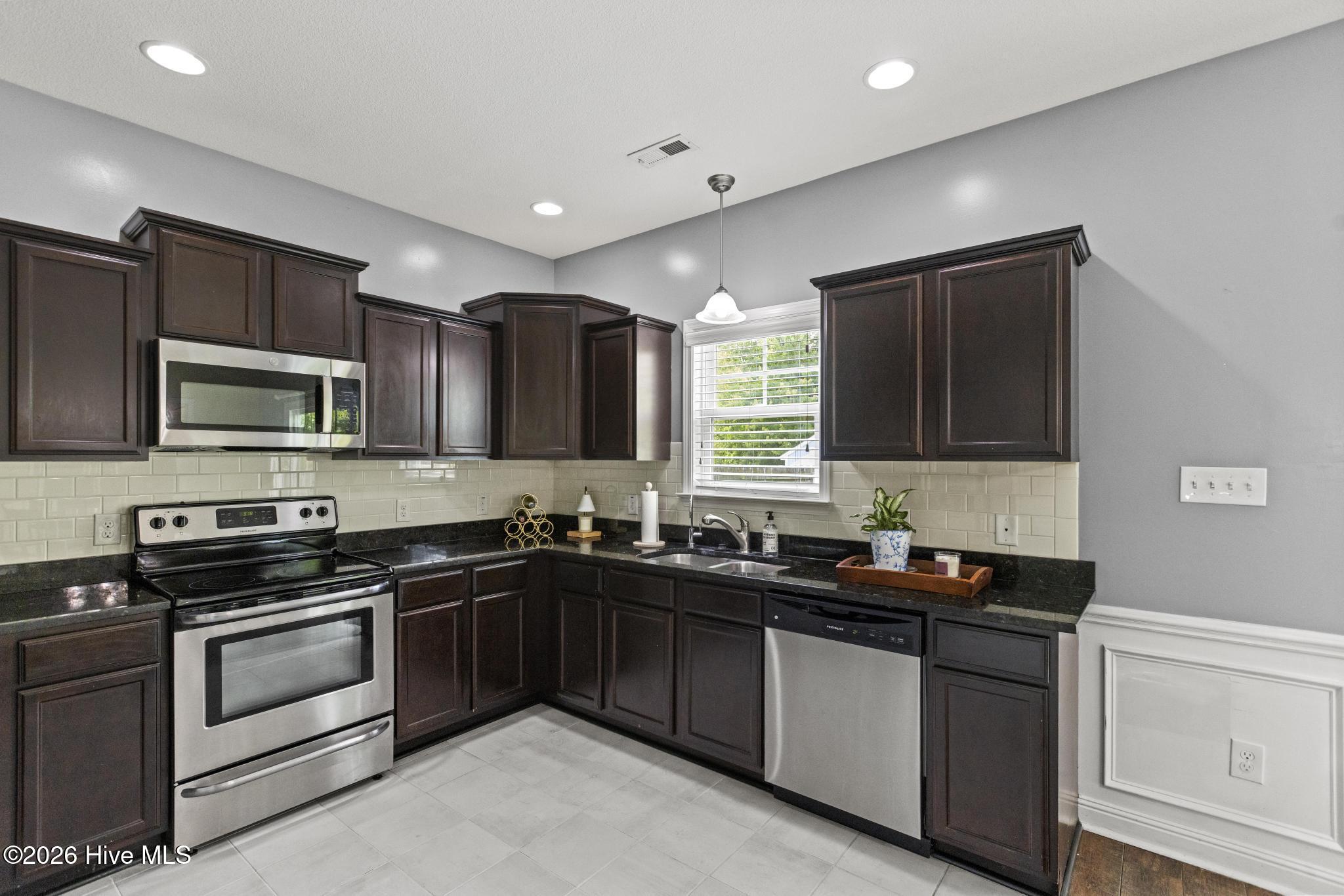 127 Pamlico Drive Holly Ridge, NC 28445 - Photo 11 of 32