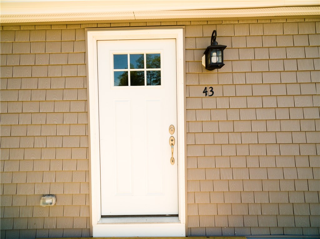 43 Spruce Road South Kingstown, RI 02879 - Photo 3 of 21