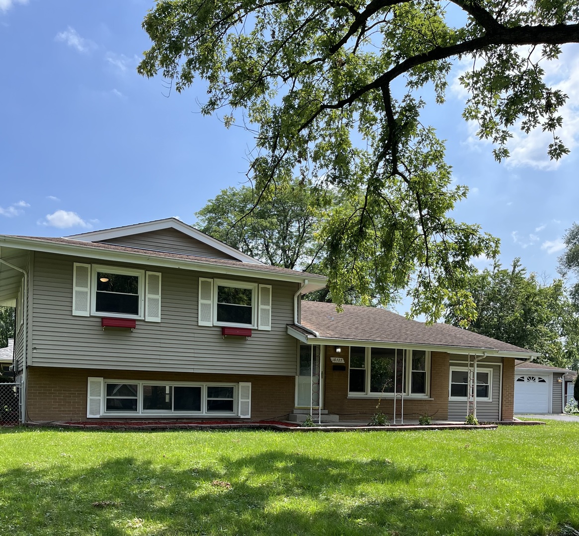 18727 Royal Road Homewood, IL 60430 - Photo 1 of 25