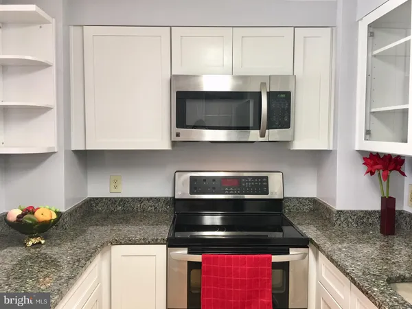 $377,000 | 22 Courthouse Square, Unit 407, Rockville, MD 20850