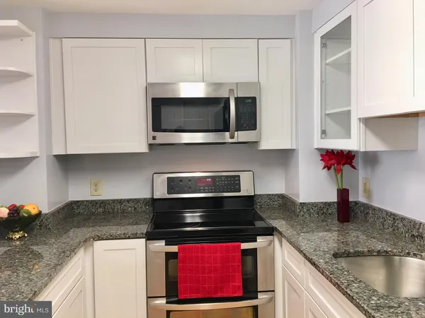 $377,000 | 22 Courthouse Square, Unit 407, Rockville, MD 20850