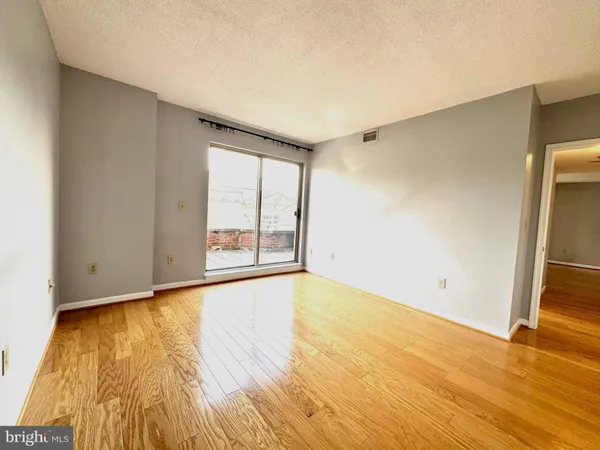 $377,000 | 22 Courthouse Square, Unit 407, Rockville, MD 20850