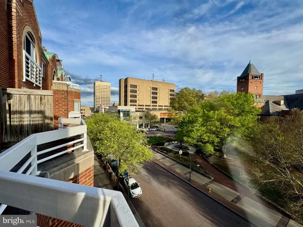 $377,000 | 22 Courthouse Square, Unit 407, Rockville, MD 20850