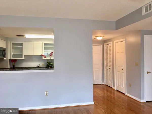 $377,000 | 22 Courthouse Square, Unit 407, Rockville, MD 20850