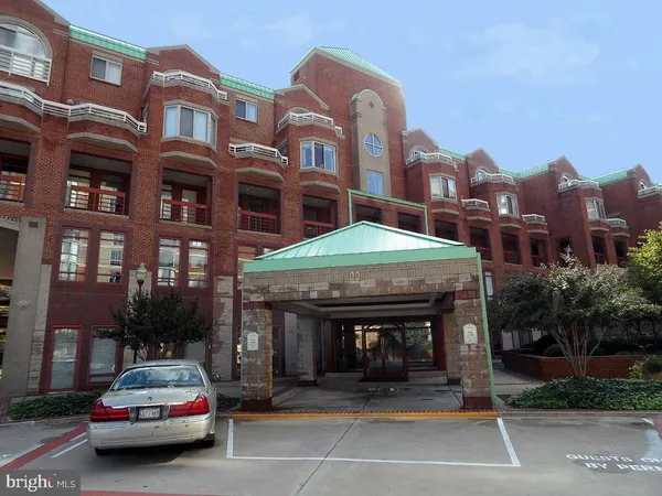 $377,000 | 22 Courthouse Square, Unit 407, Rockville, MD 20850