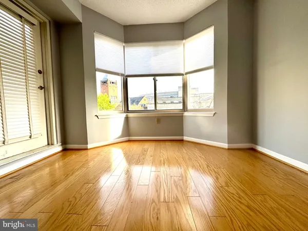 $377,000 | 22 Courthouse Square, Unit 407, Rockville, MD 20850