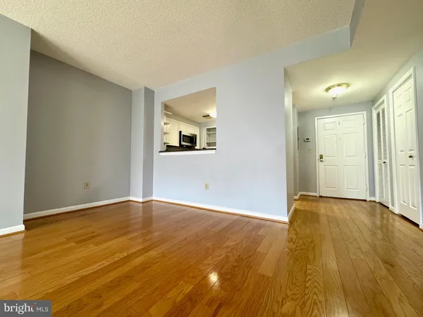 $377,000 | 22 Courthouse Square, Unit 407, Rockville, MD 20850