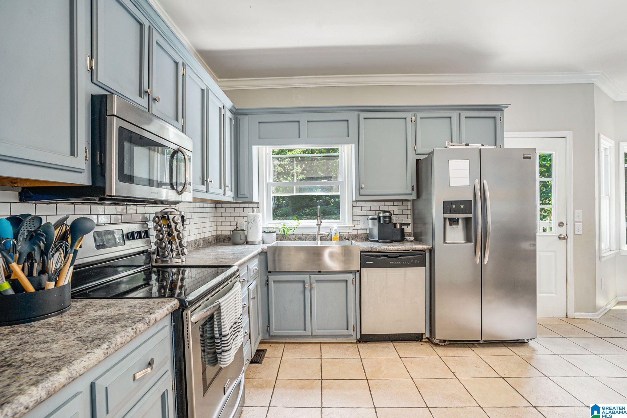 121 Kentwood Trail Alabaster, AL 35007 - Photo 7 of 31