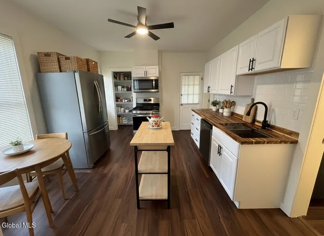 $1,950 | 577 6th Avenue, Unit 1, Watervliet, NY 12189