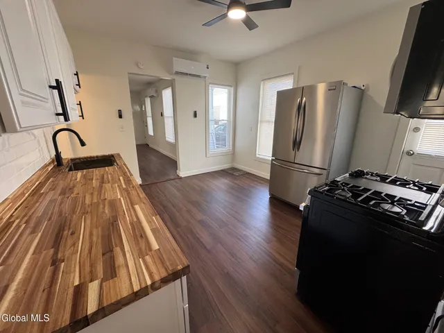 $1,950 | 577 6th Avenue, Unit 1, Watervliet, NY 12189