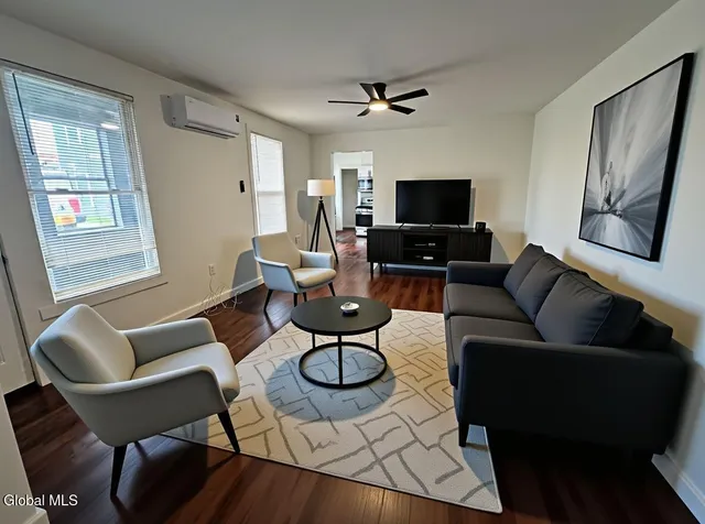 $1,950 | 577 6th Avenue, Unit 1, Watervliet, NY 12189