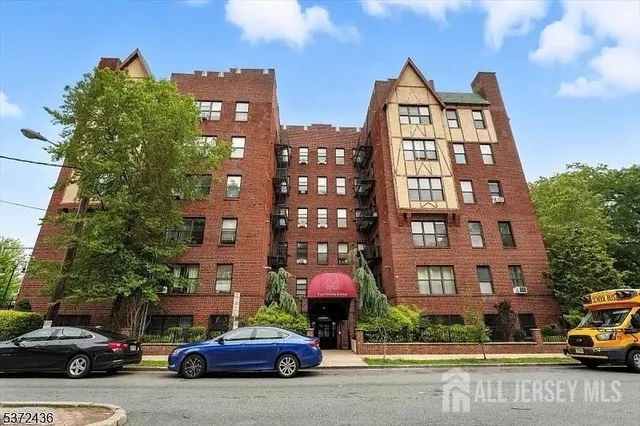 a car parked in front of a building