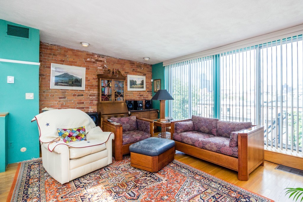 43 Rutland Square, Unit 4 Boston, MA 02118 - Photo 3 of 29 Gallery Image 3