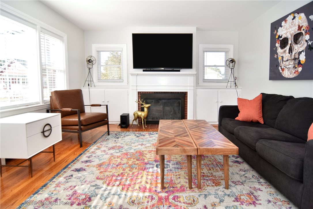 45 Draper Street Pawtucket, RI 02861 - Photo 2 of 20