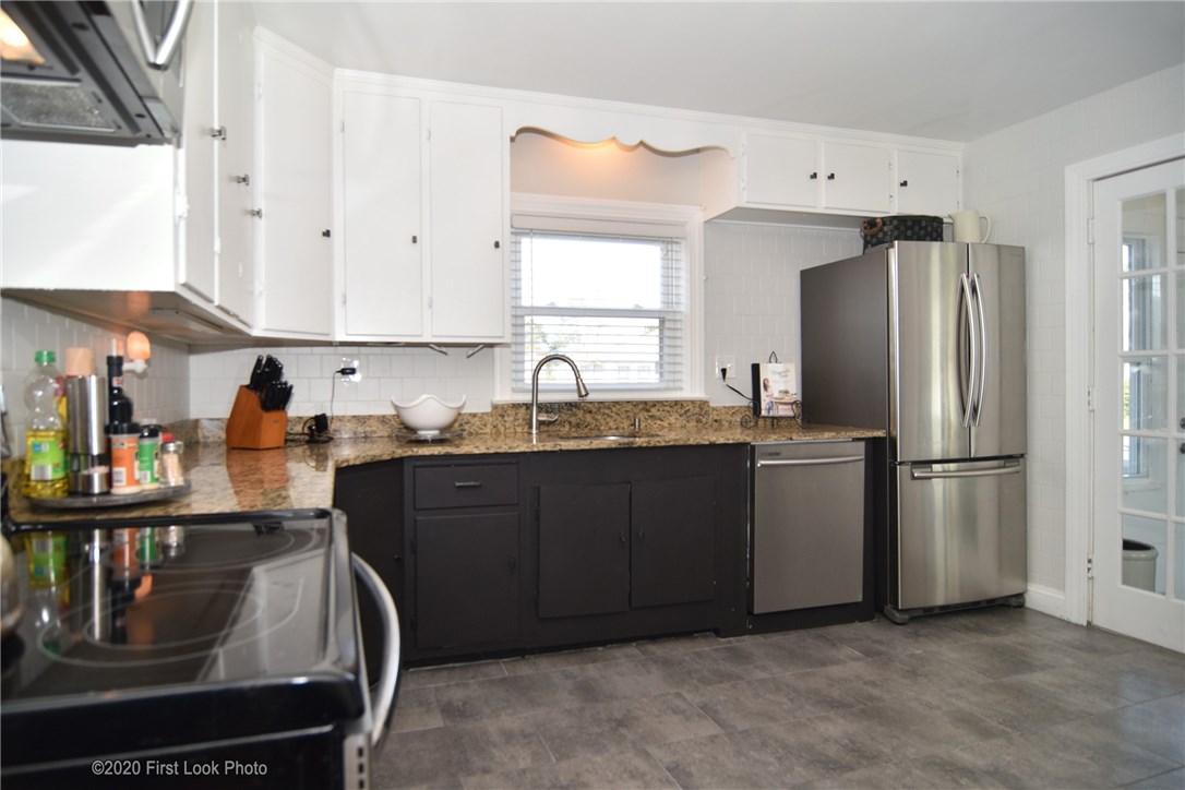 45 Draper Street Pawtucket, RI 02861 - Photo 6 of 20