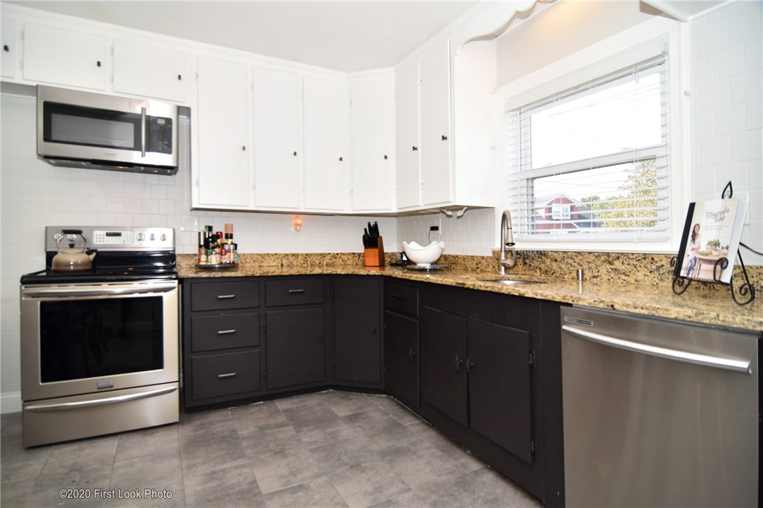 45 Draper Street Pawtucket, RI 02861 - Photo 7 of 20