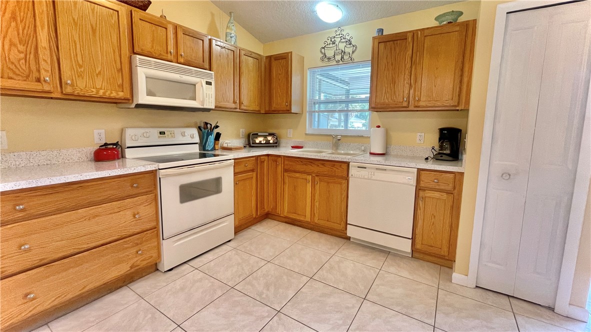 757 Beard Avenue Sebastian, FL 32958 - Photo 11 of 28