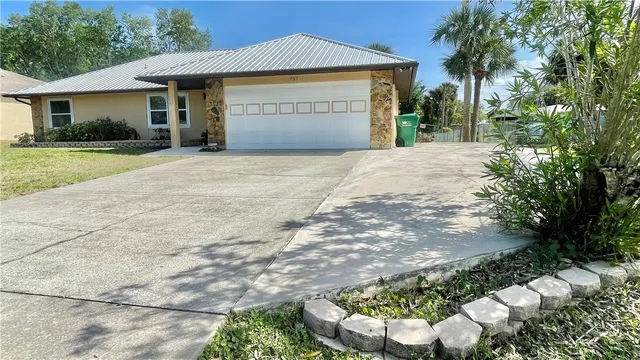 $2,750 | 757 Beard Avenue, Sebastian, FL 32958