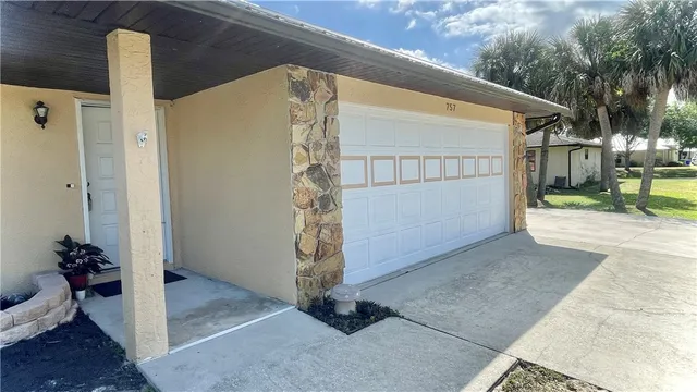 $2,750 | 757 Beard Avenue, Sebastian, FL 32958