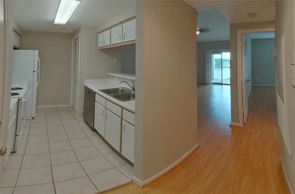$1,300 | 12800 Melville Drive, Unit 306, Montgomery, TX 77356