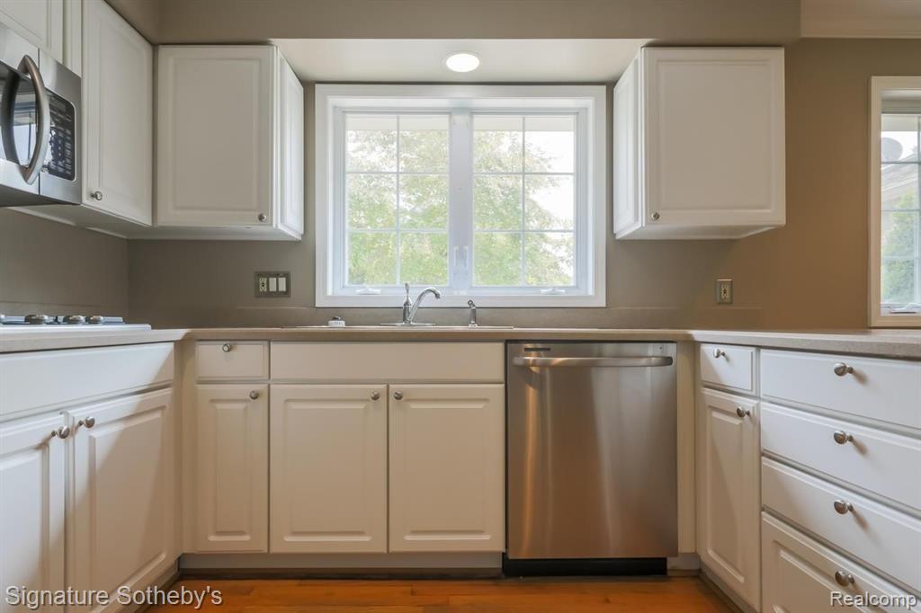 5139 Wing Lake Road Bloomfield Hills, MI 48302 - Photo 14 of 43