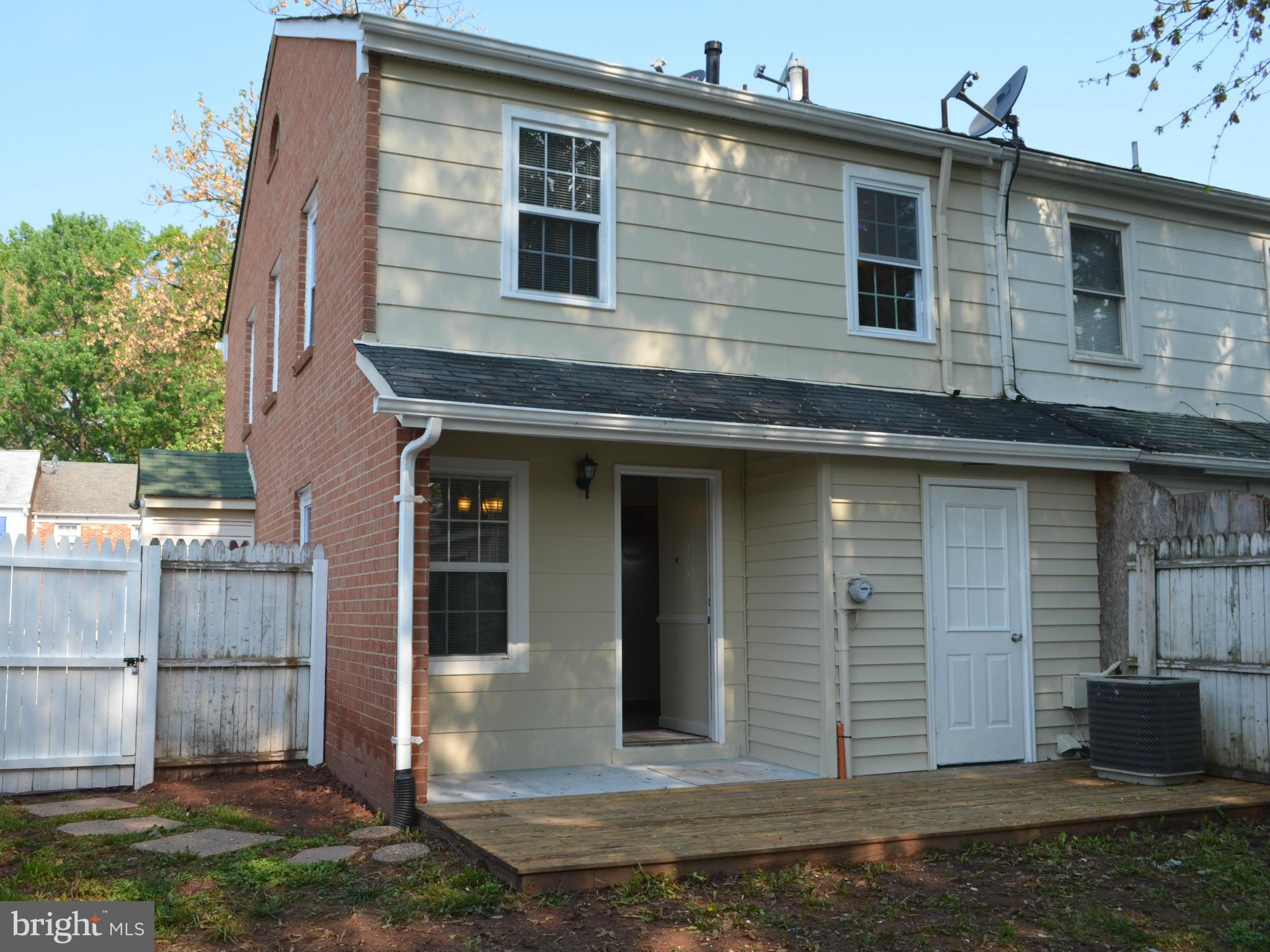 9843 Buckner Road Manassas, VA 20110 - Photo 22 of 27 New Wood Patio