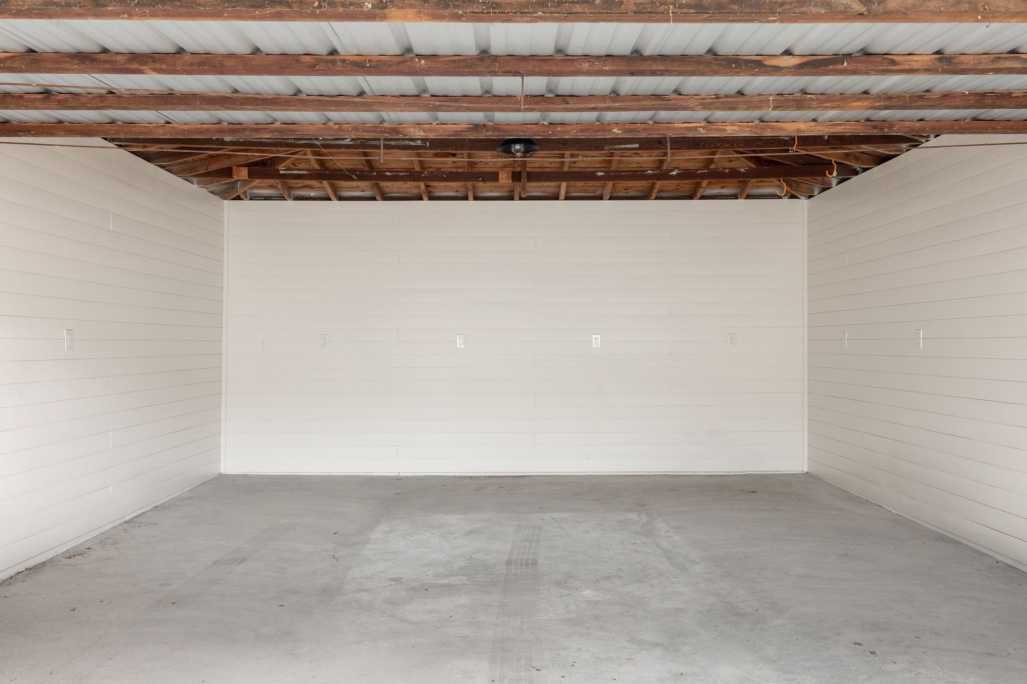 4515 Bull Creek Road Austin, TX 78731 - Photo 33 of 33 2 Car Garage with lots of outlets.