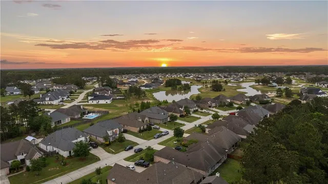 $489,000 | 1104 Cypress Crossing Drive, Madisonville, LA 70447