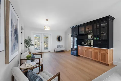 $1,750,000 | 517 Johns Pass Avenue, Madeira Beach, FL 33708