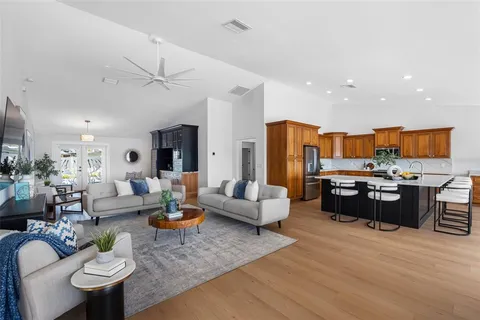 $1,750,000 | 517 Johns Pass Avenue, Madeira Beach, FL 33708