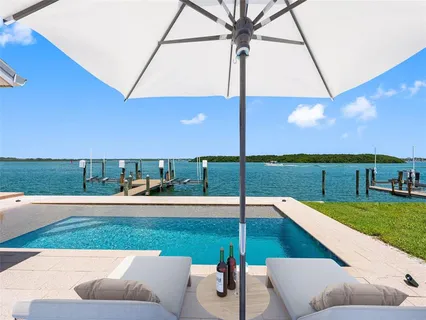 $1,750,000 | 517 Johns Pass Avenue, Madeira Beach, FL 33708