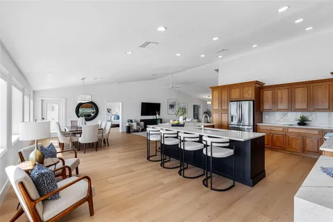 $1,750,000 | 517 Johns Pass Avenue, Madeira Beach, FL 33708