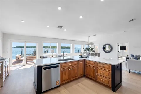 $1,750,000 | 517 Johns Pass Avenue, Madeira Beach, FL 33708