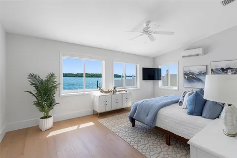 $1,750,000 | 517 Johns Pass Avenue, Madeira Beach, FL 33708