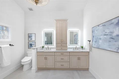 $1,750,000 | 517 Johns Pass Avenue, Madeira Beach, FL 33708