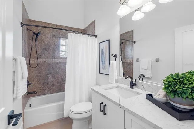 $1,650,000 | 517 Johns Pass Avenue, Madeira Beach, FL 33708