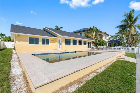 $1,750,000 | 517 Johns Pass Avenue, Madeira Beach, FL 33708