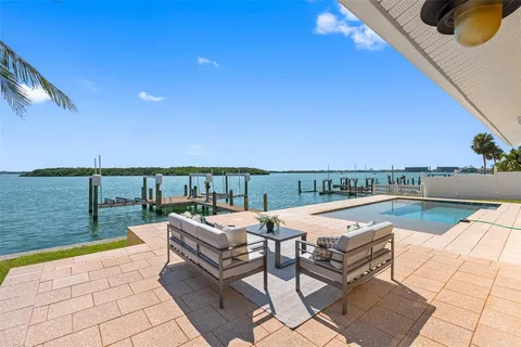 $1,750,000 | 517 Johns Pass Avenue, Madeira Beach, FL 33708