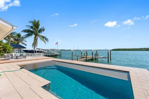 $1,750,000 | 517 Johns Pass Avenue, Madeira Beach, FL 33708