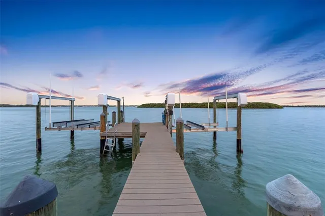 $1,650,000 | 517 Johns Pass Avenue, Madeira Beach, FL 33708