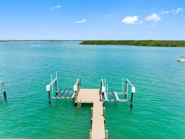 $1,650,000 | 517 Johns Pass Avenue, Madeira Beach, FL 33708