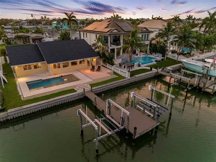 $1,750,000 | 517 Johns Pass Avenue, Madeira Beach, FL 33708