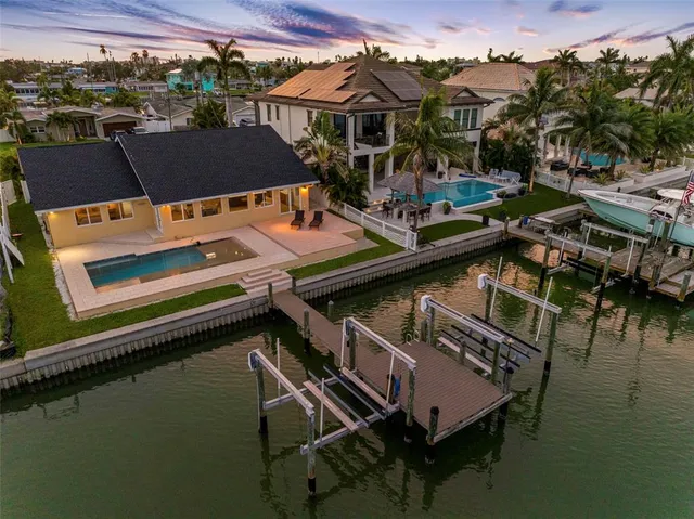 $1,650,000 | 517 Johns Pass Avenue, Madeira Beach, FL 33708