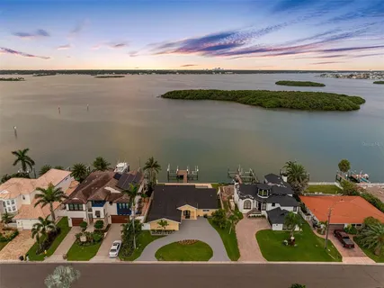 $1,750,000 | 517 Johns Pass Avenue, Madeira Beach, FL 33708