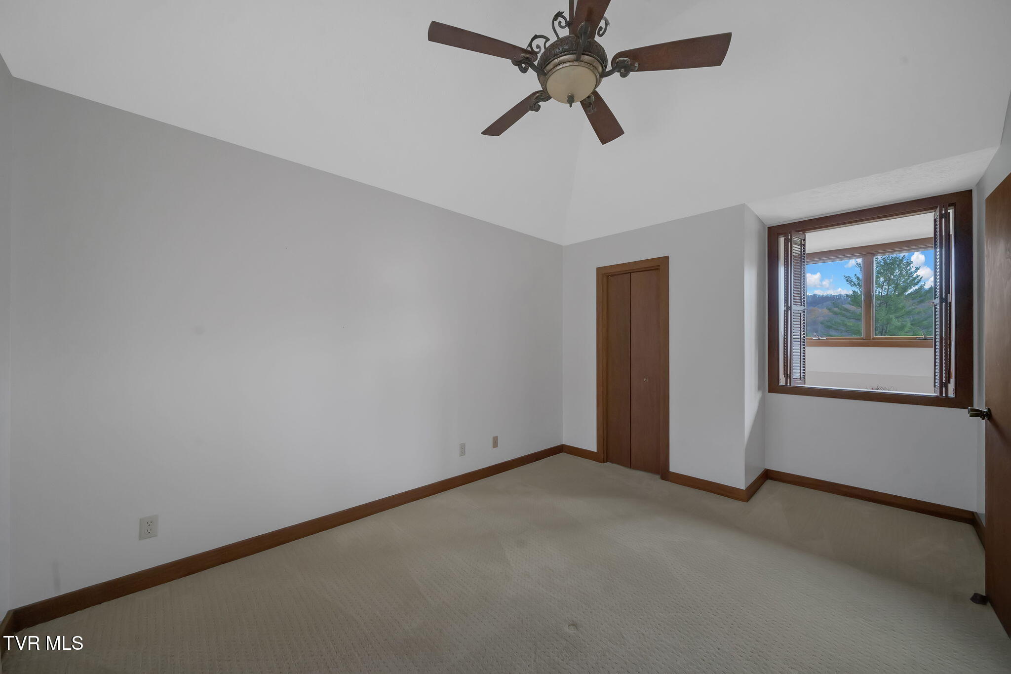 136 Columbine Road Kingsport, TN 37660 - Photo 26 of 44 32-web-or-mls-DSC09915