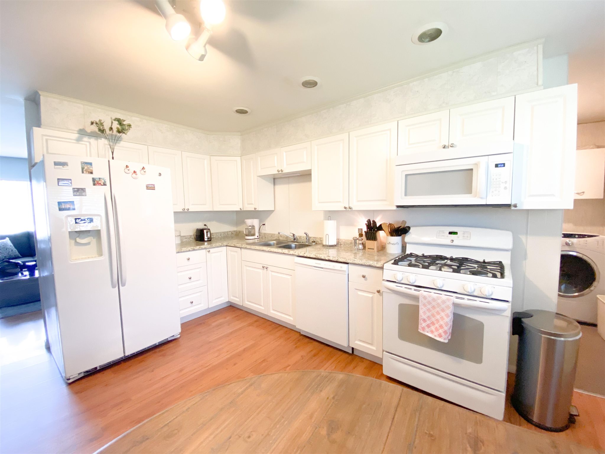 2405 Devonshire Road Springfield, IL 62703 - Photo 2 of 22