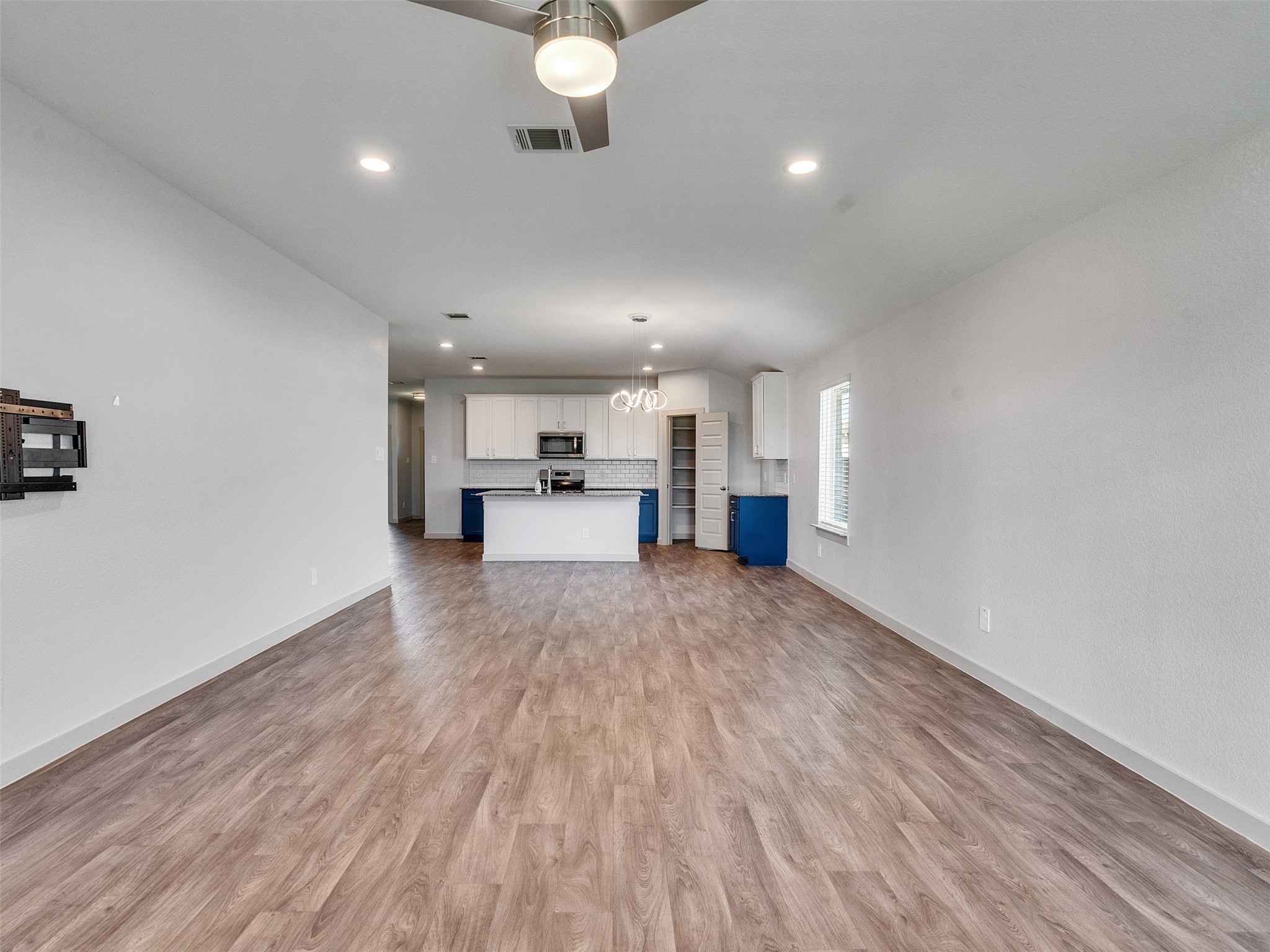 10627 Great Basin Drive Rosharon, TX 77583 - Photo 17 of 42 a view of kitchen and refrigerator