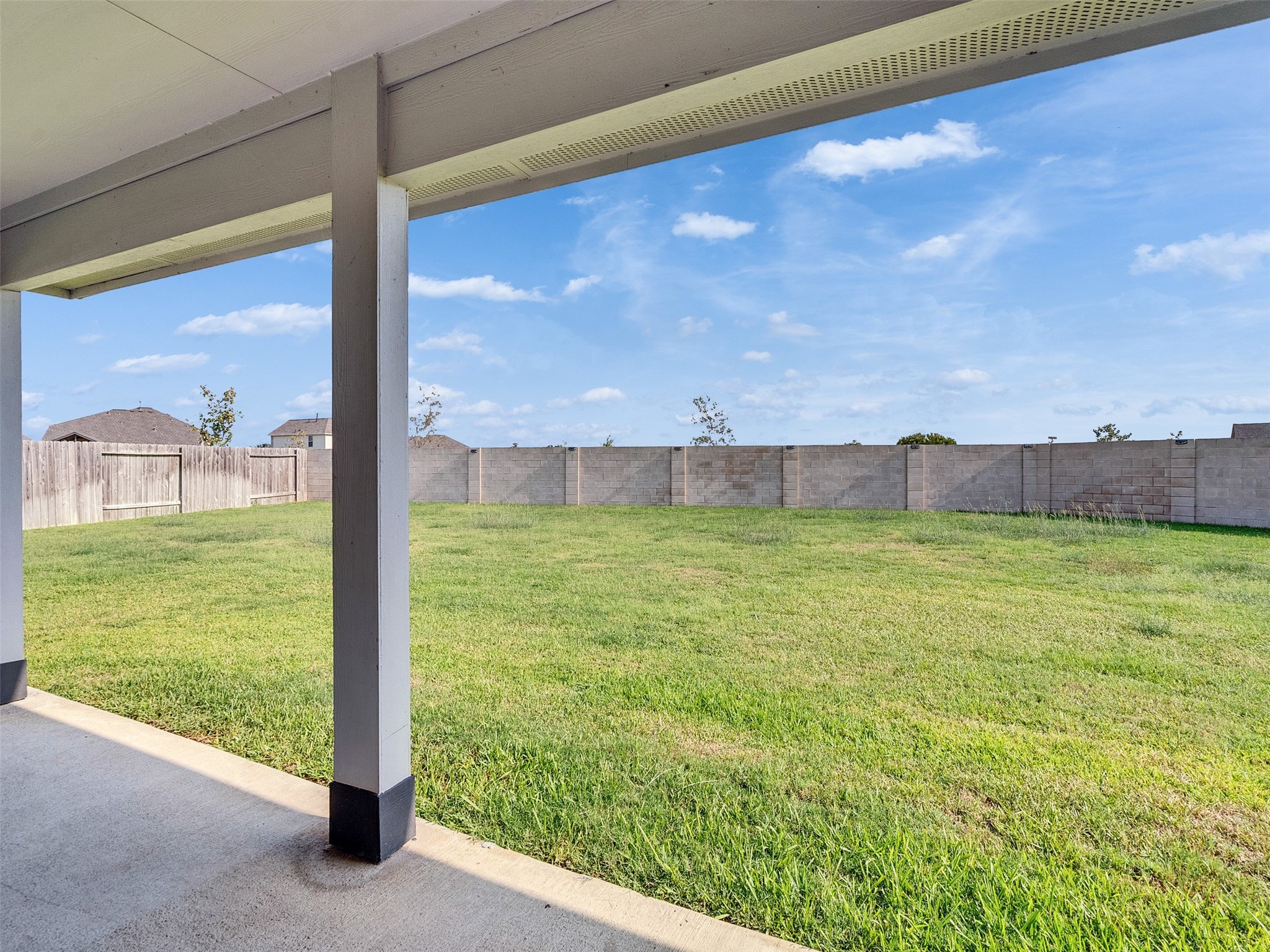 10627 Great Basin Drive Rosharon, TX 77583 - Photo 27 of 42 a view of a garden with an outdoor space