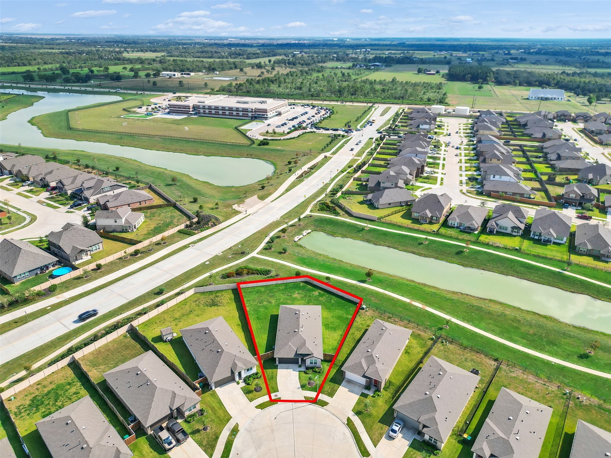 10627 Great Basin Drive Rosharon, TX 77583 - Photo 33 of 42 an aerial view of a house with a ocean view